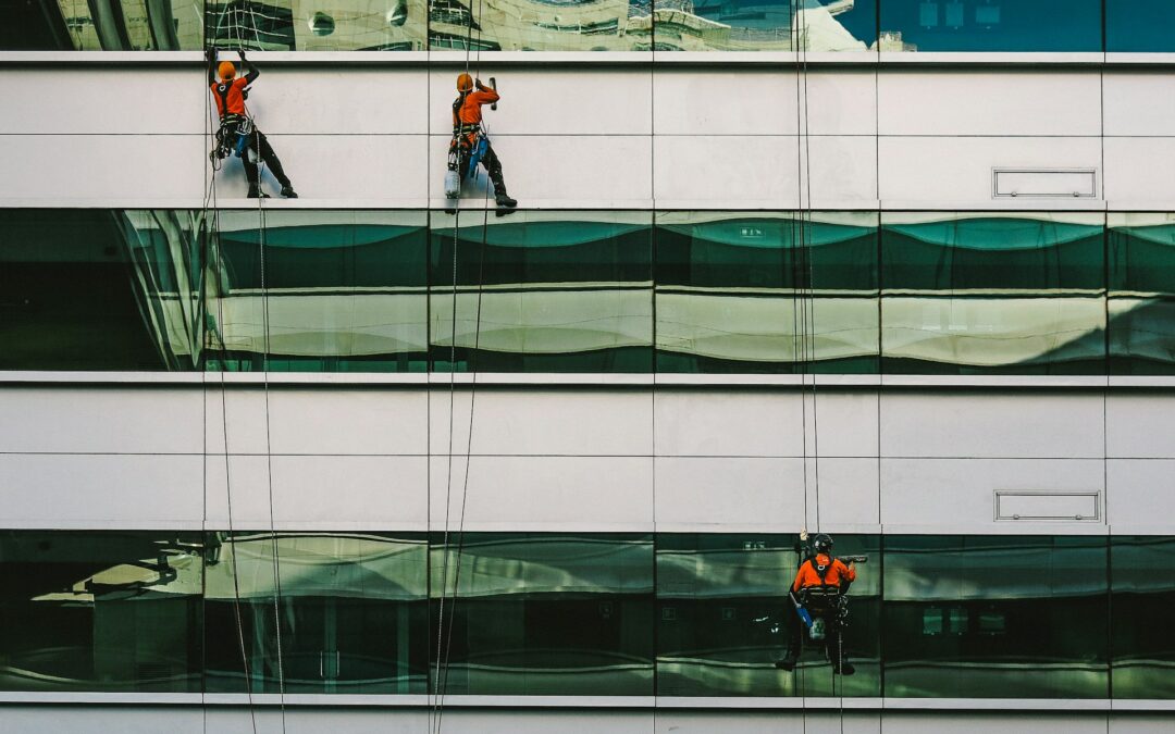 The Role of Commercial Window Cleaning in Enhancing Your Business’s Curb Appeal and Professional Image